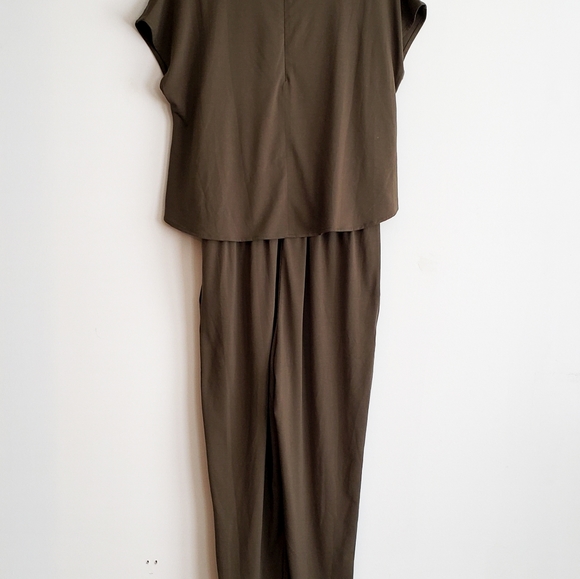 Uniqlo Olive Green V-Neck Jersey Jumpsuit - Picture 4 of 4
